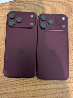 2 pieces iPhone 18 pro max like new condition unlock for any carrier. 256GB  $1150 each firm no box