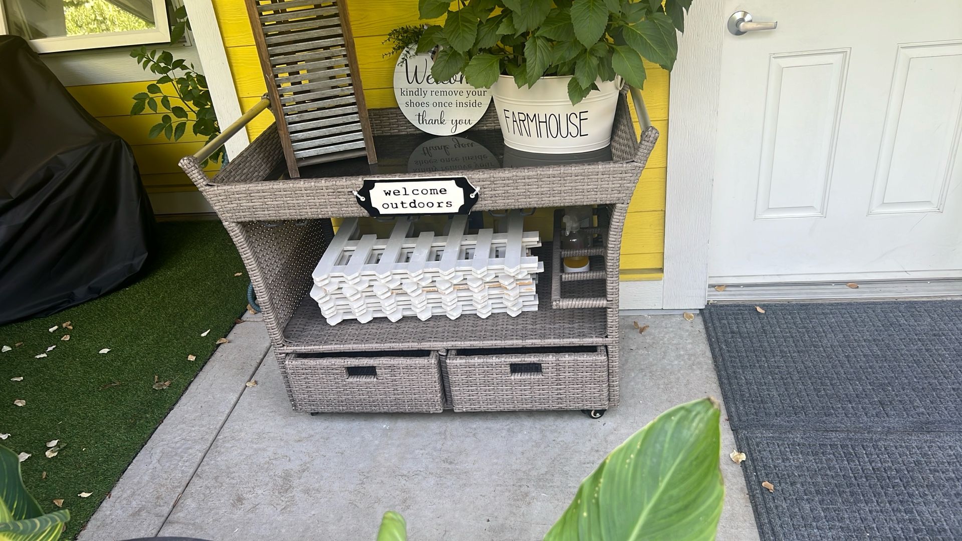 Outdoor Bar Cart ! Please Read Description Before Messaging Me Thanks