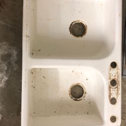 Ceramic kitchen sink