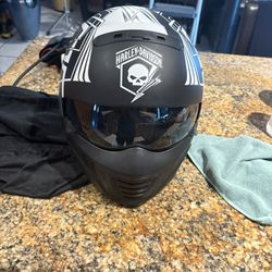 Harley Davidson helmet converts to half helmet and full helmet
