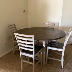 Elegant Expandable Dining Table Set (Table + 4 Chairs) – $350 OBO