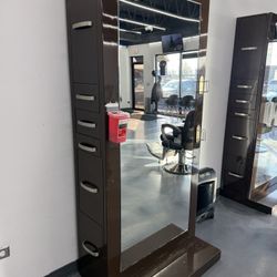 🔥 FOR SALE – PROFESSIONAL BARBER / SALON STATION