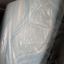 Tempur-pedic LuxBreeze Mattress (King Size)