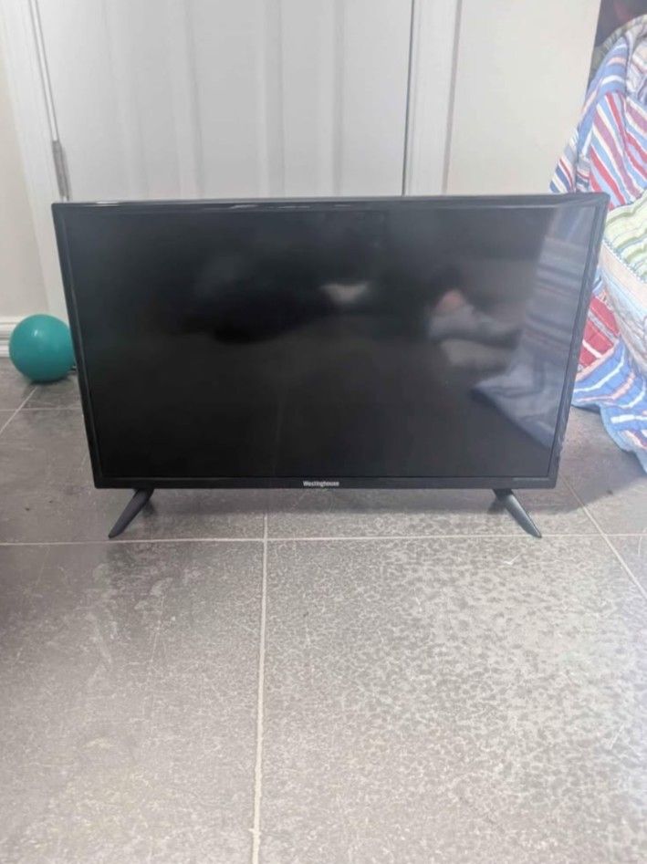 Westinghouse 24" LCD TV 