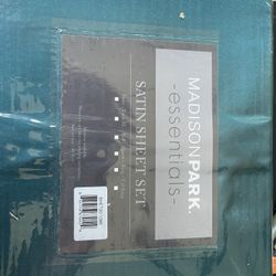 Brand New Satin Sheets Size Queen