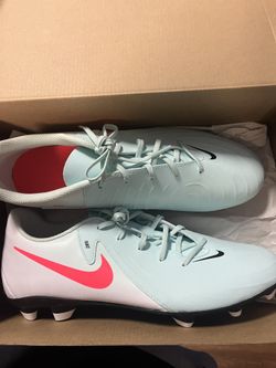Nike phantom vision soccer cleats ⚽️ size 10