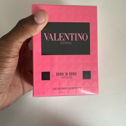Valentino Donna, born in Roma