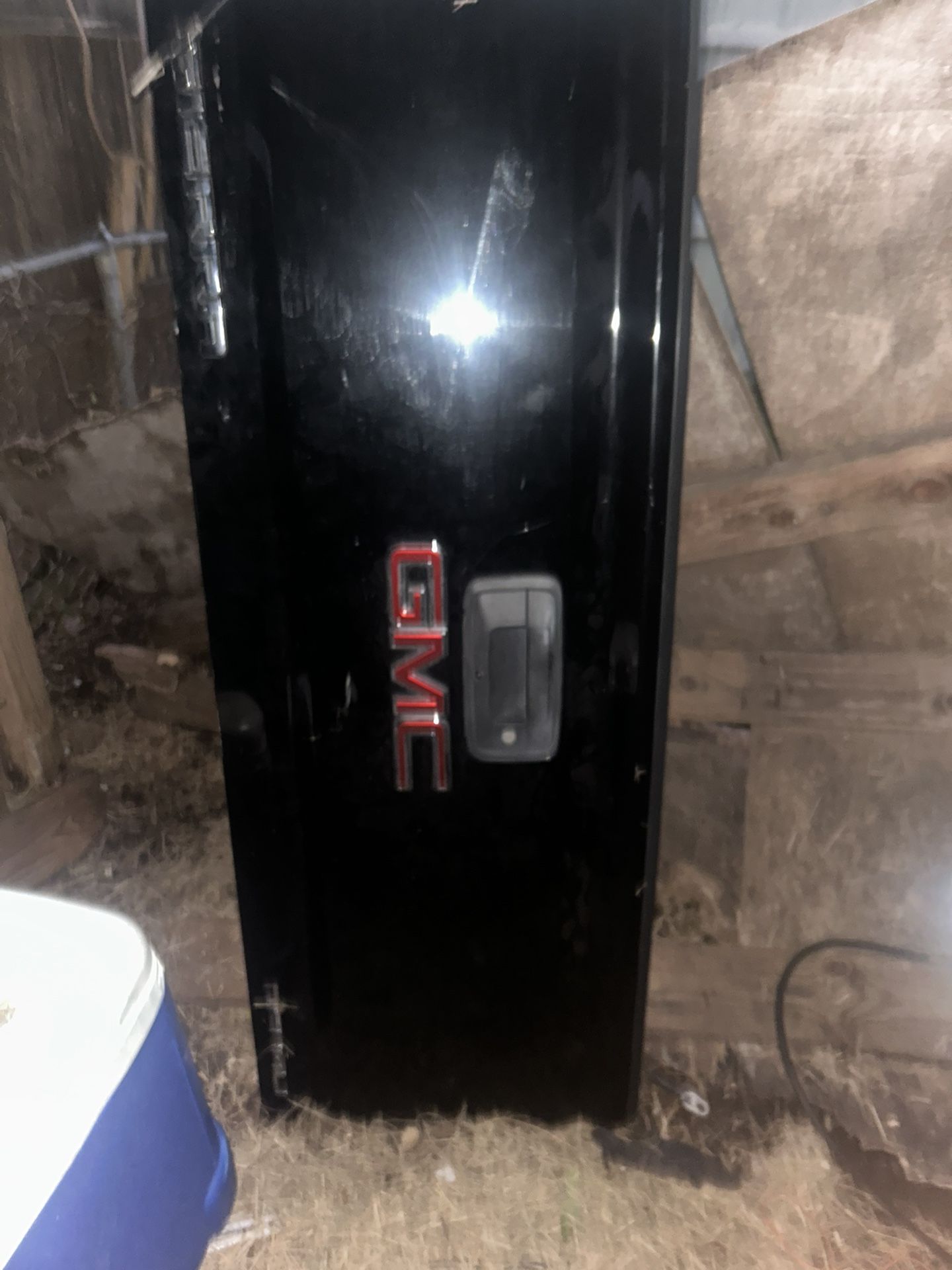 2019 GMC Tail Gate with Back Up Camera 