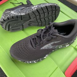 Brooks Ghost 16