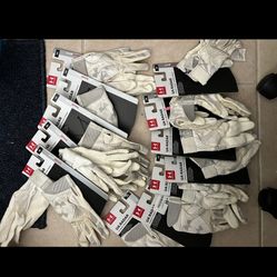 NWT- under armor softball gloves small