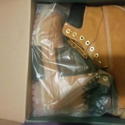 Timberland Boots (Men's 10.5)