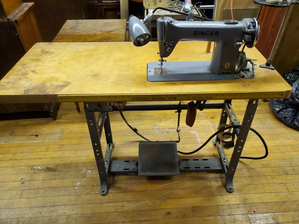 Industrial Singer Sewing Machine 188k1
