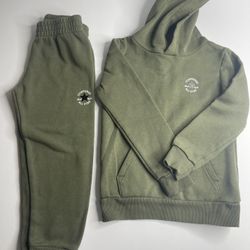 Converse Baby Boy Complete Outfit, Plus Marvel Graphic Sweaters & Hoodie, 5year