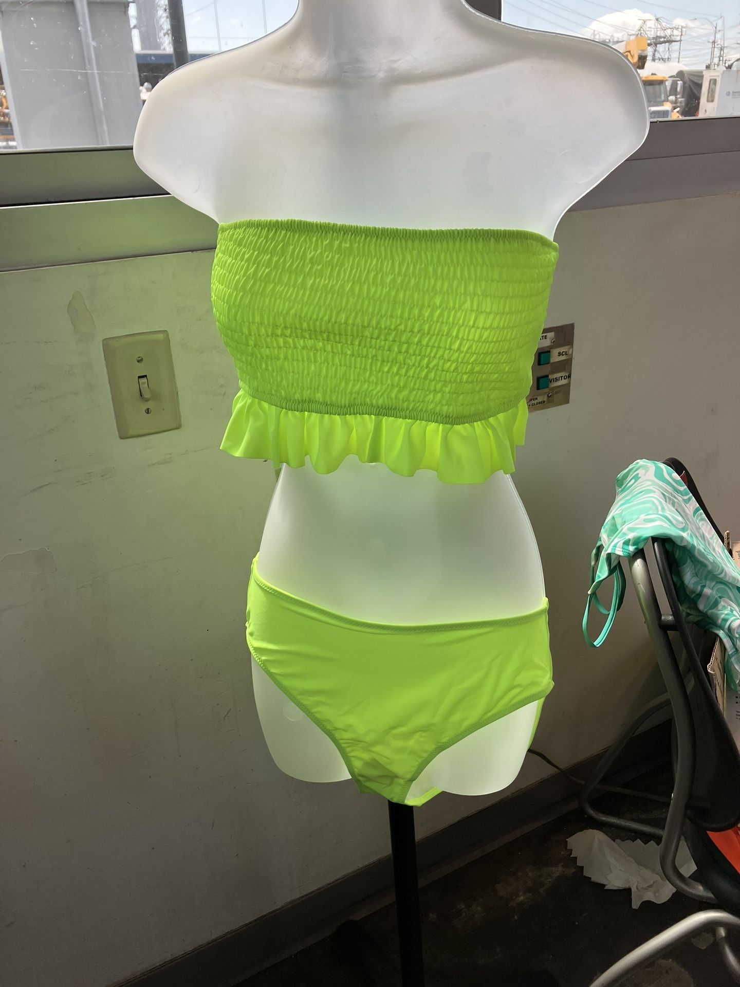 Brand new bright green two piece size small