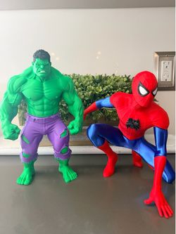 Marvel hulk and spider man figurines