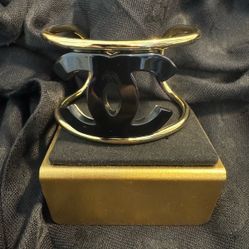 Channel Cuff Bracelet 