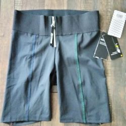 New Ladies size Small New Balance bike shorts