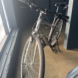 Specialized Vita Hybrid Bike - Silver