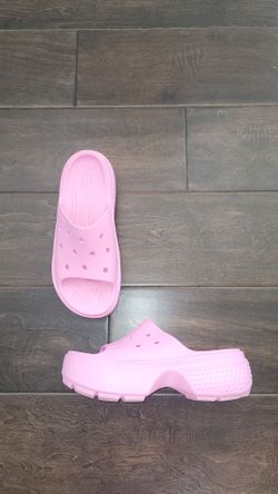 Crocs shoes women's Size 10 pink Price is firm Cash only
