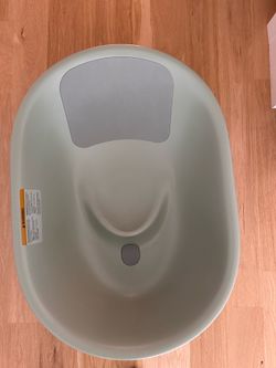 Lalo bath tub