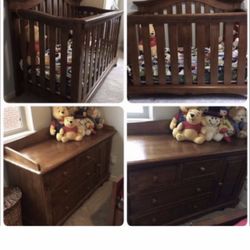 Beautiful Real Wood Crib And Table Change Set 
