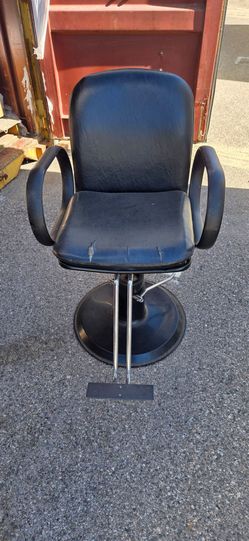 Black Hydraulic Salon Barber Chair