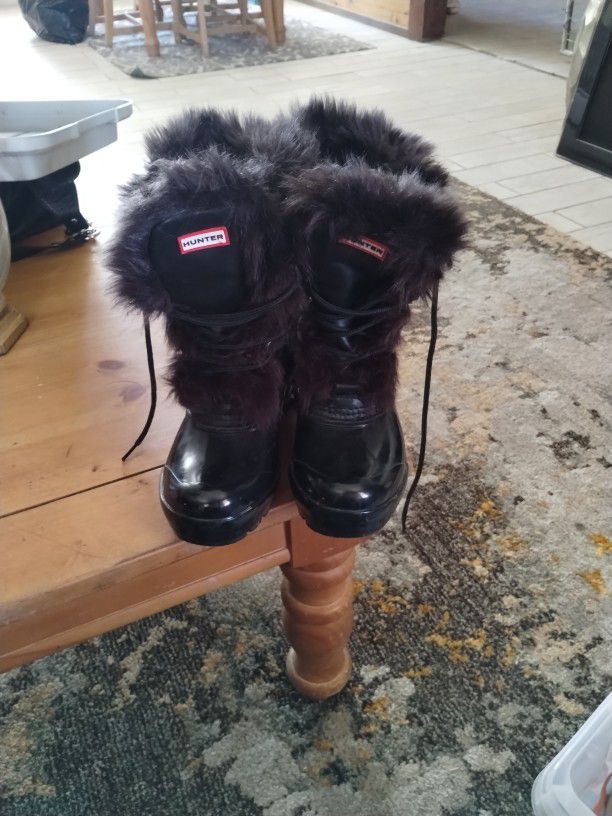Hunter snow boots size 7
