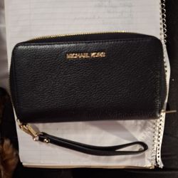 Michael Kors Wristlet