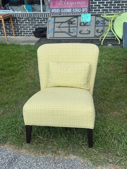 Modern Geometric Accent Slipper Chair w/ Matching Pillow – Lime Green / Chartreuse