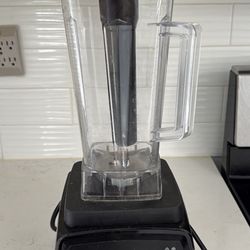 Vitamix Professional Series 750 blender.