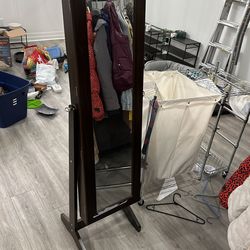 Mirror Jewelery Storage