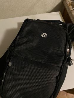 Black RAVERUNNER Hydration Pack brand new 30$ pick up in Ontario