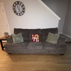 Couch And Love Seat Set 
