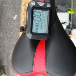 Electric Hovertrike, Skateboard 1000w 25mph 55miles Range 220lbs Riders Weight 