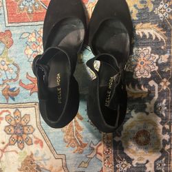 Pelle Moda Black Velvet Ankle Strap Block Heel Shoes Size 7.5M