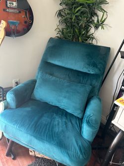 Teal Velvet chair EXCELLENT condition