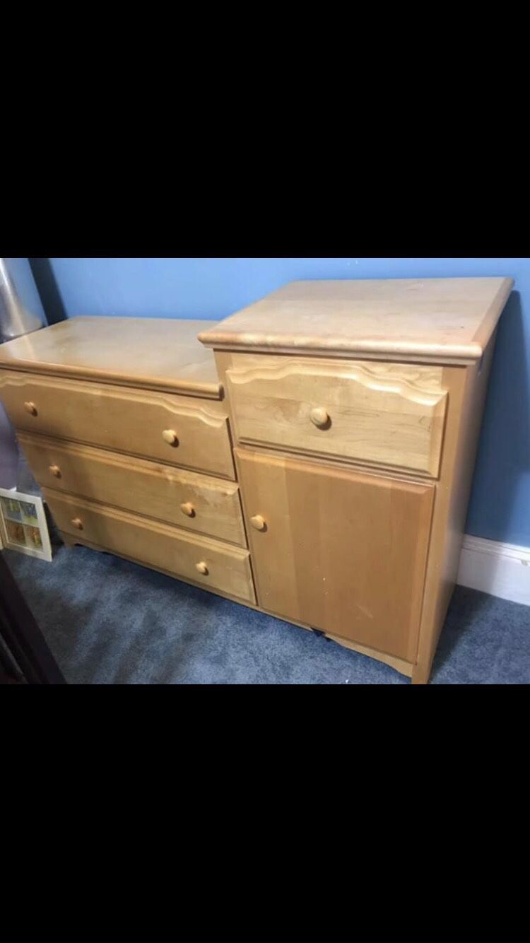 Pali changing table/dresser