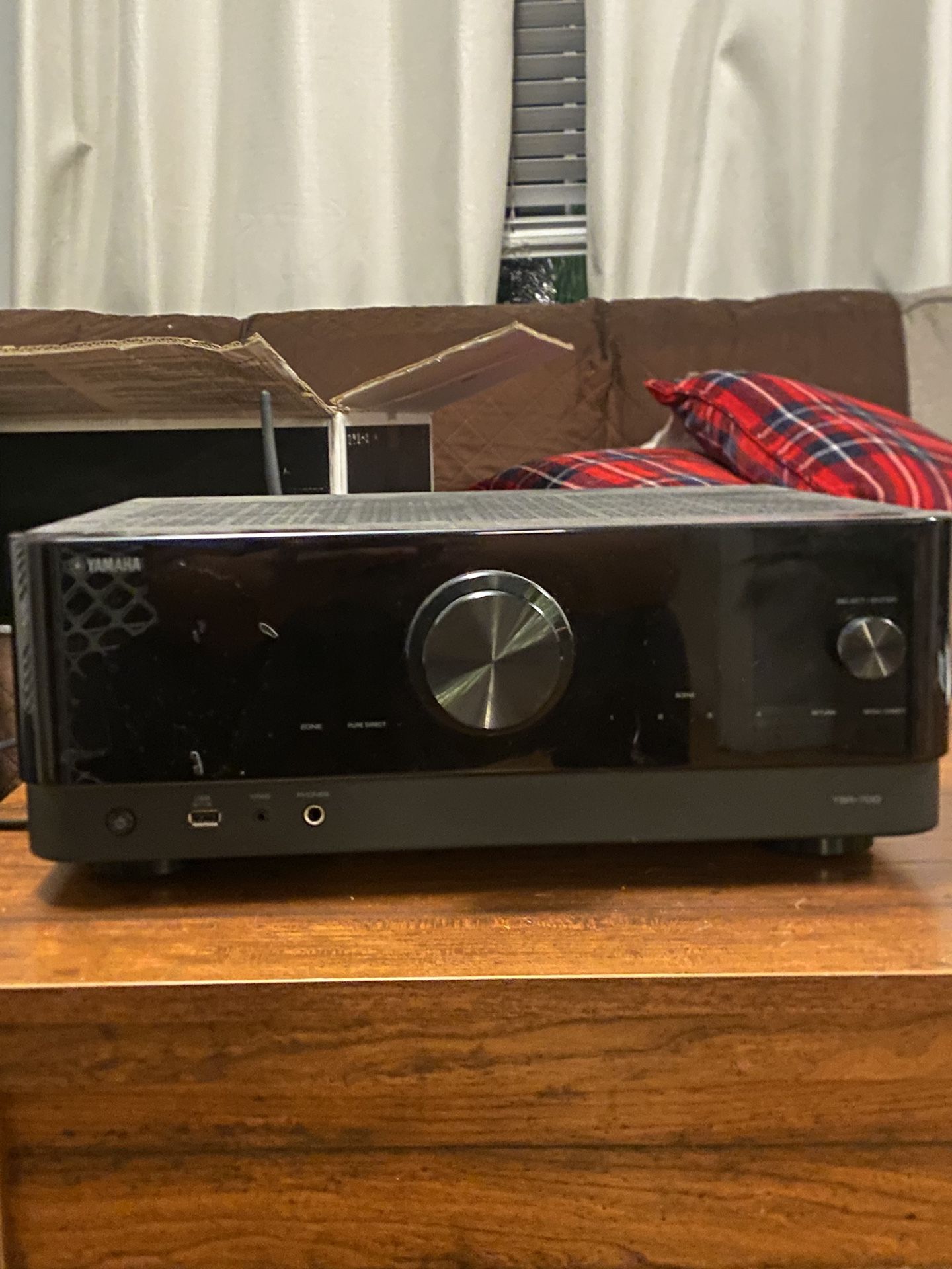 Complete Home Theater System Yamaha TSR700 + Klipsch Speakers for