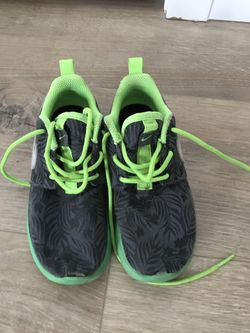 Toddler boys Nike shoes