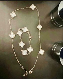 Clover necklace, and bracelet golden