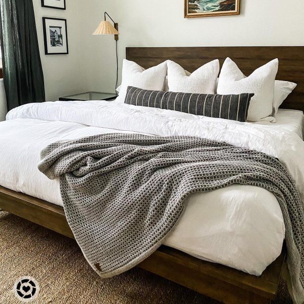 Pottery Barn’s Mateo Platform Bed - Queen Size
