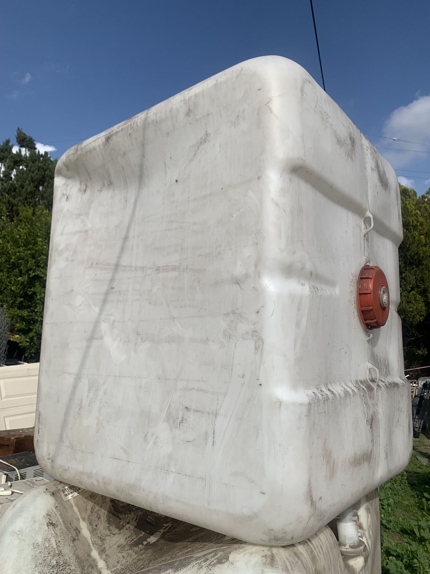 Totes Water Tank
