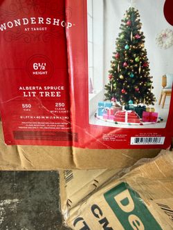 6.5ft Wondershop Alberta Spruce Pre-Lit Christmas Tree - 250 Lights Complete