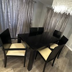 Dining Room Table with 6 Chairs 