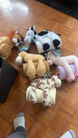 Huggable Plush Animal Toys And Fleece Throw Blankets