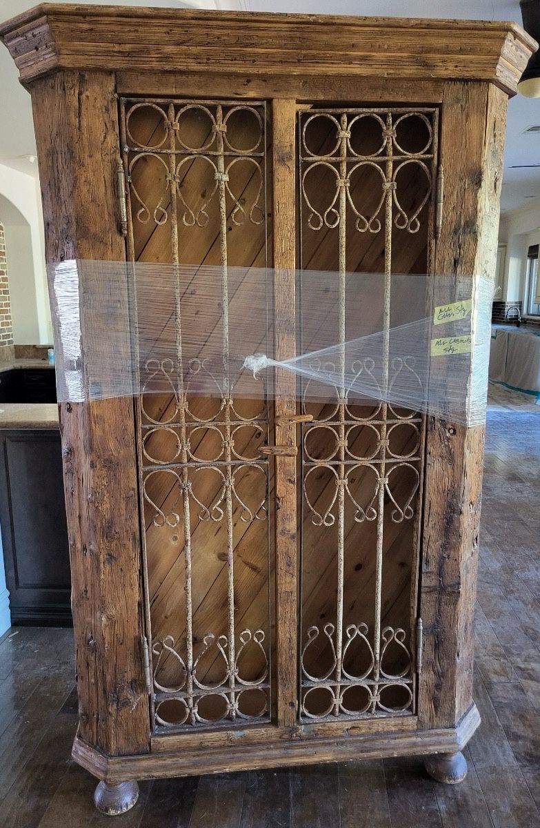 Wow DECO Iron Rustic Doors Cabinet/Amour