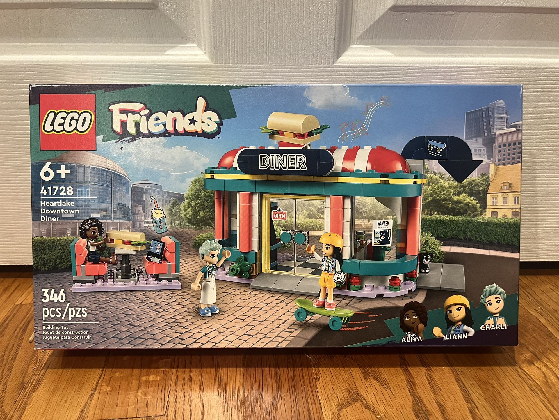 Brand new Lego friends 41728 heartlake downtown diner 
