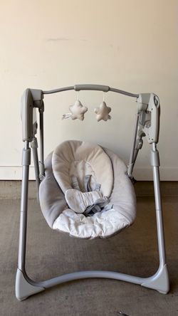 Graco Slim Spaces Compact Baby Swing