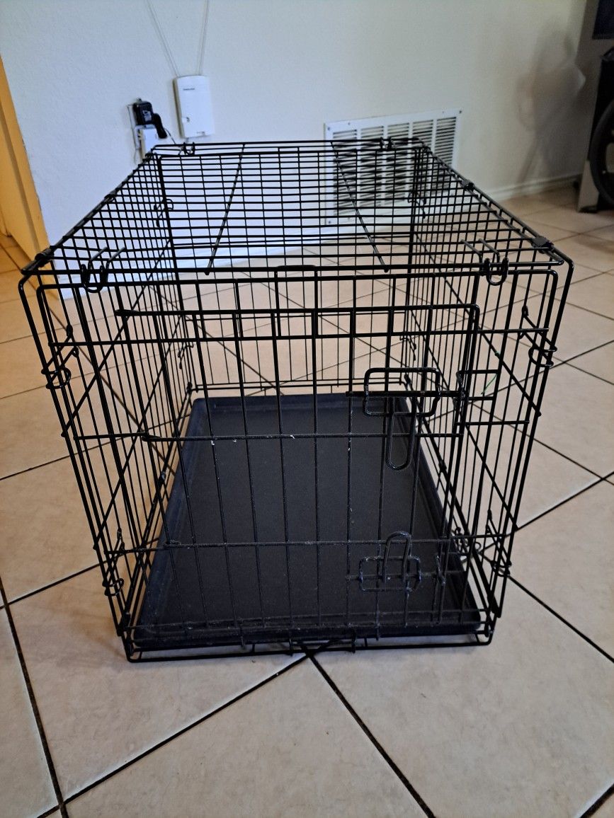 Metal pet kennel