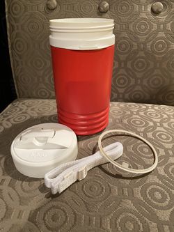 Used Igloo Sport Beverage Cooler red